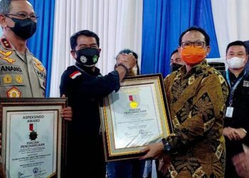 Gubernur Zainal Raih Penghargaan Kategori Tokoh Penjaga Pulau Perbatasan di Munas Aspeksindo