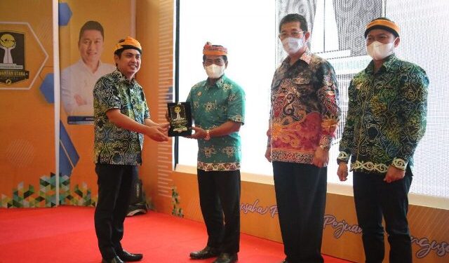 Hadiri Pelantikan, Gubernur Zainal Berharap HIPMI Jadi Pilar Perkonomian Masyarakat