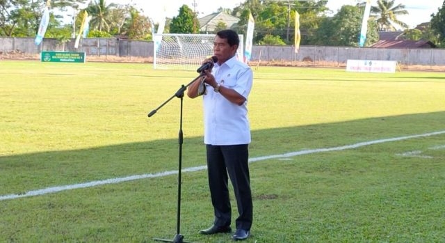 Buka Turnamen Sepak Bola, Gubernur Zainal Pesan Jaga Sportivitas dan Semangat Fair Play