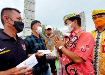Kunjungi Lokasi dan Posko Pengungsian, Gubernur Hibur Korban Kebakaran
