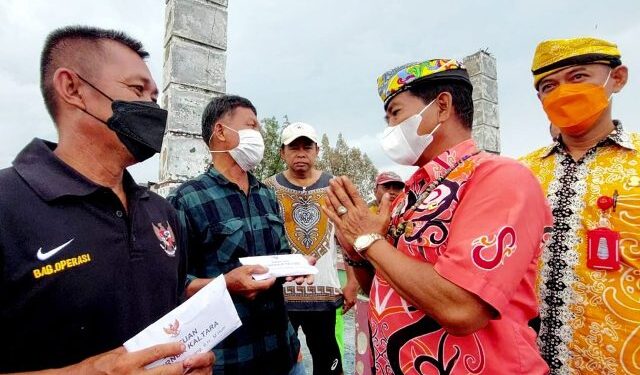 Kunjungi Lokasi dan Posko Pengungsian, Gubernur Hibur Korban Kebakaran