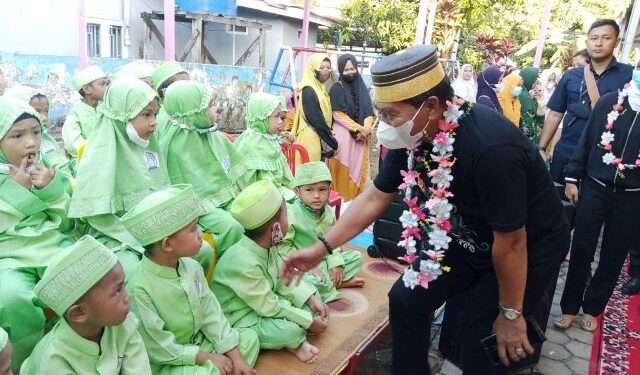 Gubernur Zainal Ajak Masyarakat Teladani Rasulullah