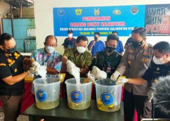 Musnahkan 2,9 Kilogram Sabu, Dua Pelaku Diamankan, Satu Orang Dalam Pencarian