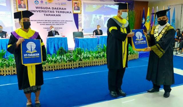 Gelar Wisuda Daerah Pertama, UPBJJ-UT Tarakan Luluskan 361 Mahasiswa