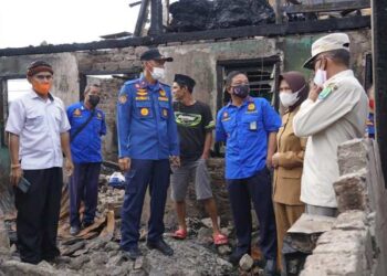 Bupati Laura Tinjau Lokasi Kebakaran, Siapkan Bantuan untuk Warga Terdampak