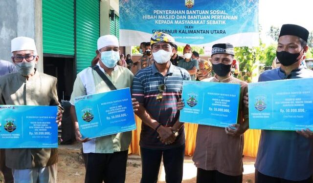 Gubernur Zainal Serahkan Bantuan untuk Masyarakat Korban Kebakaran dan Pembangunan Masjid di Nunukan