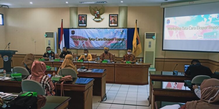 Berbagi Ilmu dengan Pelaku Usaha, Perumda Tarakan Aneka Usaha Gelar Workshop Tata Cara Ekspor dan Impor