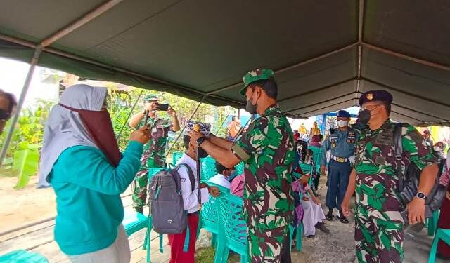 Pantau Vaksinasi Anak 6-11 Tahun, Pangkoarmada II Laksda TNI Iwan Isnuryanto Apresiasi Peran Orangtua