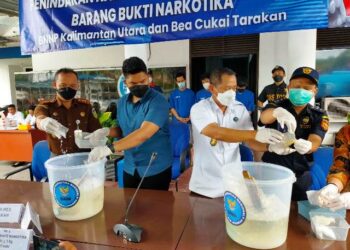 Box Styrofoam Berisikan Ikan Tuna, Setelah Diperiksa Ditemukan 2,8 Kilogram Sabu dan 37 Tablet Extacy