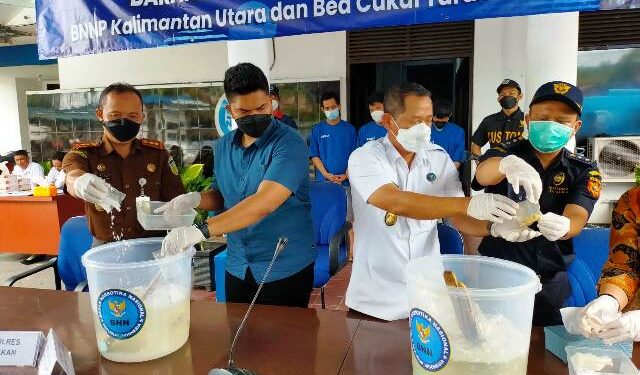 Box Styrofoam Berisikan Ikan Tuna, Setelah Diperiksa Ditemukan 2,8 Kilogram Sabu dan 37 Tablet Extacy