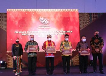 Gubernur Zainal Terima Sertifikat Warisan Budaya Tak Benda Indonesia 2021 untuk Budaya Bepupur Tidung