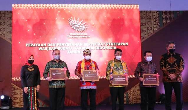 Gubernur Zainal Terima Sertifikat Warisan Budaya Tak Benda Indonesia 2021 untuk Budaya Bepupur Tidung