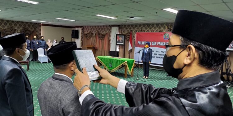 Lantik Pejabat Baru, Bupati Laura Pesan Sering Dengarkan Aspirasi dan Keluhan Masyarakat, jangan Terlena Kursi Empuk