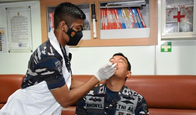 Lantamal XIII Laksanakan Swab Massal dan Vaksinasi Booster