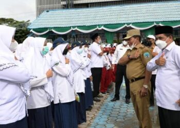 Gubernur Zainal Dukung Peningkatan Pelayanan kepada Umat
