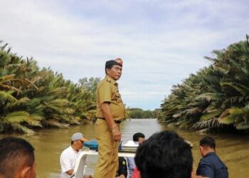 Gubernur Zainal Cek Lokasi Pengganti Pelabuhan Peti Kemas Kayan I