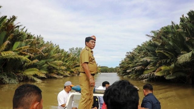 Gubernur Zainal Cek Lokasi Pengganti Pelabuhan Peti Kemas Kayan I