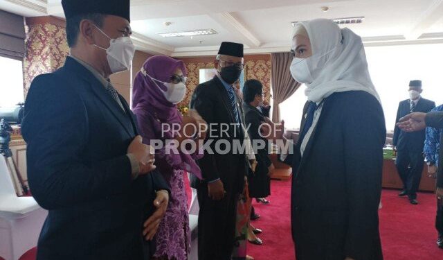 Bupati Nunukan Hj. Asmin Laura Hafid melantik pejabat tinggi pratama, pejabat administrator dan jabatan fungsional. (foto: Bagian Prokompim Setda Nunukan)