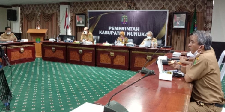 Gerak Cepat Bupati Laura dalam Pencegahan Varian Omicron dan Percepatan Vaksinasi