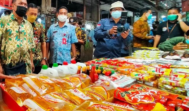 Penyesuaian Harga Minyak Goreng Mulai Diikuti Swalayan Lokal
