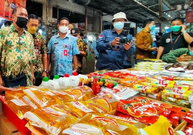 Penyesuaian Harga Minyak Goreng Mulai Diikuti Swalayan Lokal