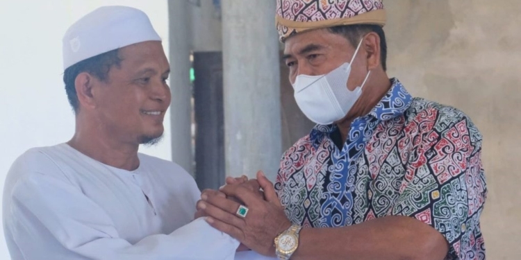 Gubernur Zainal Salurkan Bantuan Dana Renovasi Masjid di Tarakan