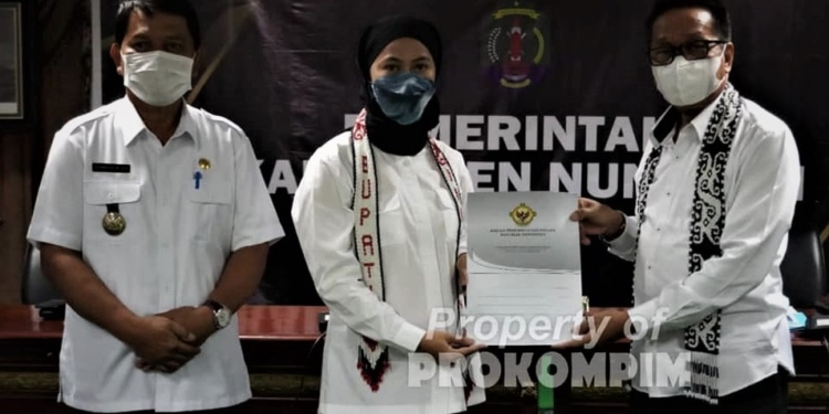 Bupati dan Wabup Nunukan Hadiri Penyerahan LHP BPK Atas Bantuan Keuangan Parpol Tahun 2021