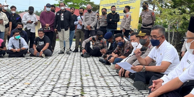 Terima Tuntutan Mahasiswa, Wali Kota Akan Teruskan ke Pusat