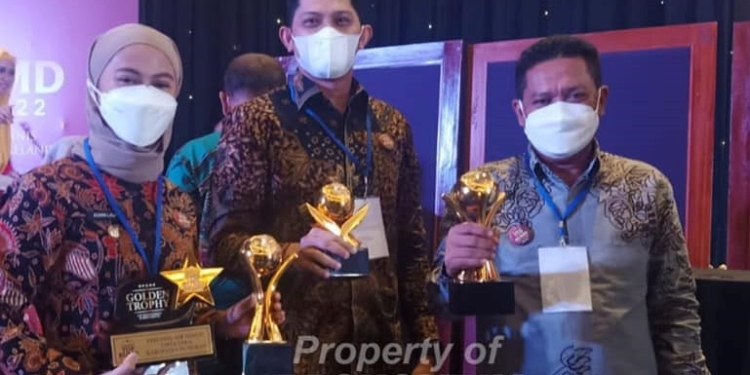 Bupati Laura dan Perumda Air Minum Tirta Taka Nunukan Kembali Raih Top BUMD Awards Bintang 5