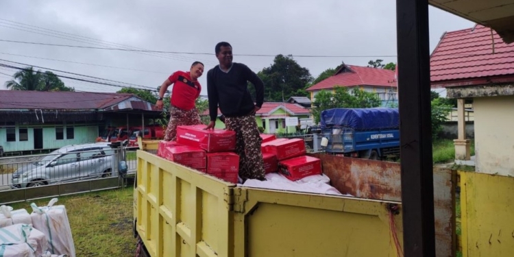 Salurkan Bantuan Kepada Warga Terdampak Banjir
