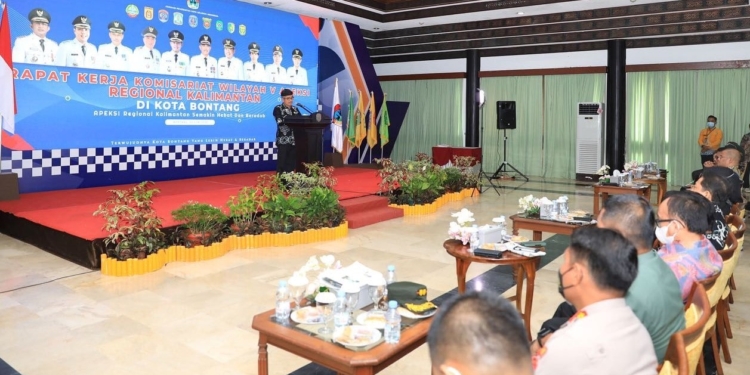 Tumbuh Bersama, Tidak Saling Bersaing, Tapi Saling Mendukung