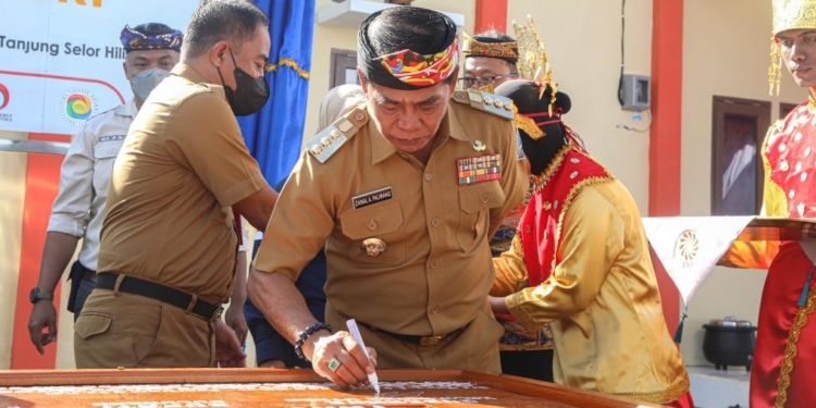 Gubernur Resmikan Asrama Putri PKN di Bulungan