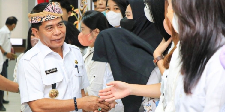 Gubernur Lepas Calon Mahasiswa Program Beasiswa UPA dan ke Tiongkok