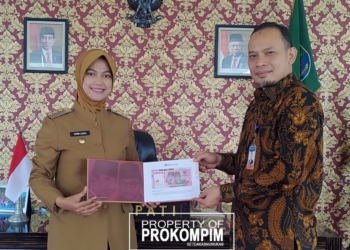 Bupati Laura Dikenalkan Uang Rupiah Kertas TE 2022