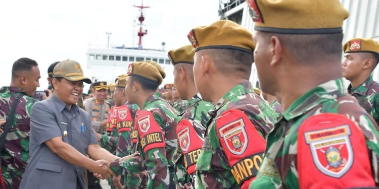 Wabup Hanafiah Lepas Batalyon Armed 18/Komposit Buritkang