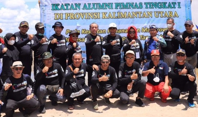 Bersama Sekjen KLHK, Gubernur Kembali Menanam Mangrove di Desa Bebatu