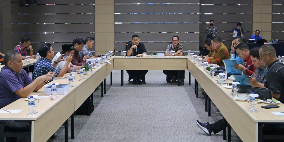 Ketua DPRD Kaltara Pimpin Rapat Banggar Bersama TAPD