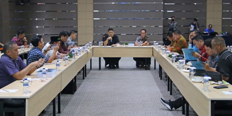 Ketua DPRD Kaltara Pimpin Rapat Banggar Bersama TAPD