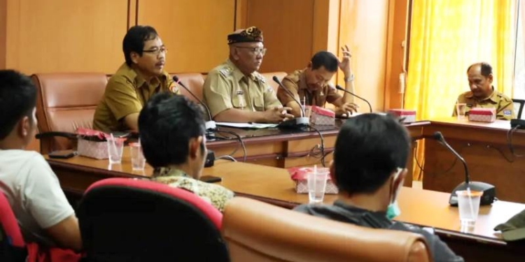 Cari Solusi Kelangkaan Kayu Bersama Distributor