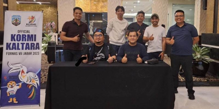 Panitia Kontingen Siapkan Kostum untuk Defile Opening Ceremony Fornas VII Jawa Barat