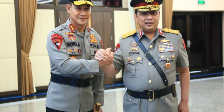 Kapolda Kaltara menghadiri Upacara Serah Terima Jabatan Bapak Wakapolri yang dilanjutkan dengan Tradisi Pengantar Tugas