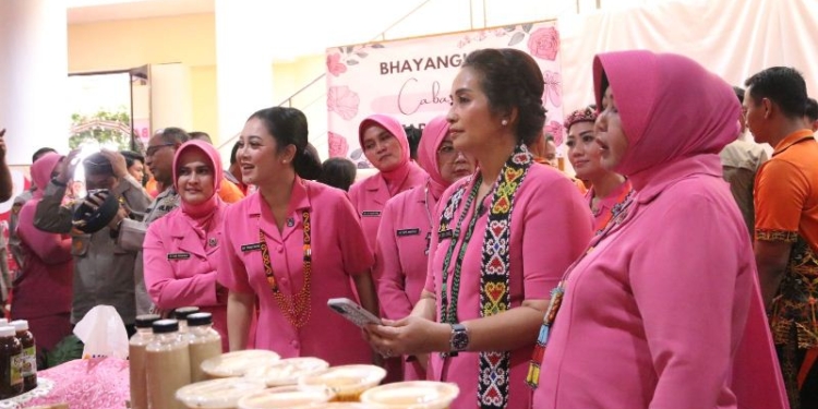 Peringati Hari Bhayangkari ke-71, Gelar Bazar UMKM