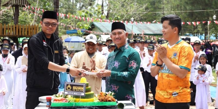 Apresiasi Peran Masjid Hujan Assalam, Wali Kota Ajak Santri Terus Belajar