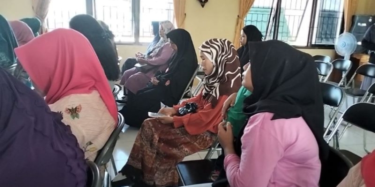 Alumni FK Unair Gelar Bakti Sosial Penanganan Stunting di Selumit Pantai