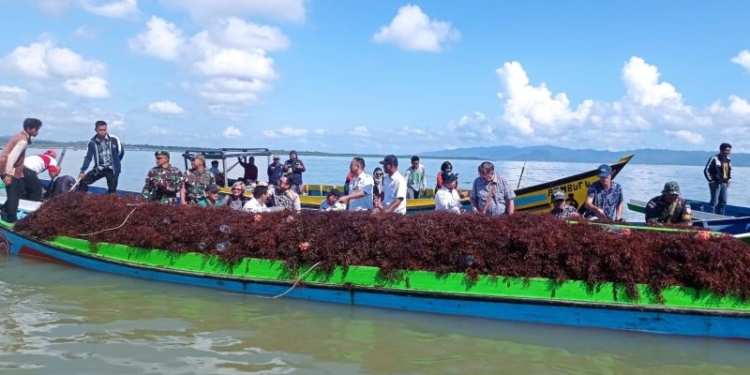 Kampung Mamolo Dikunjungi Tim World Bank dan KKP