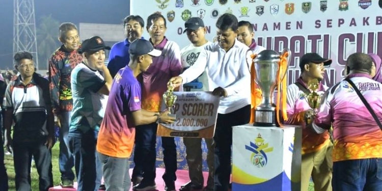 Wabup Hanafiah Tutup Turnamen Sepak Bola Bupati Cup 2023