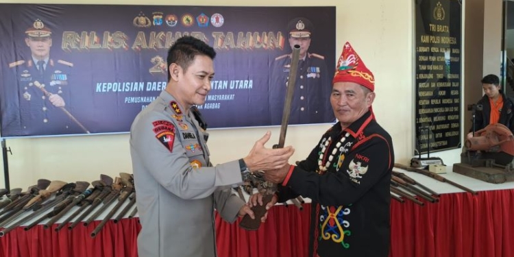 Polda Kaltara Musnahkan 45 Pucuk Senpi Rakitan
