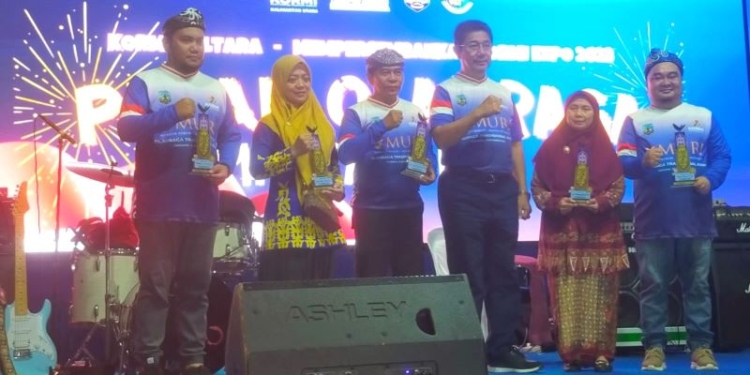 KORMI Kaltara Beri Penghargaan kepada Tokoh yang Berdedikasi Terhadap Olahraga Masyarakat