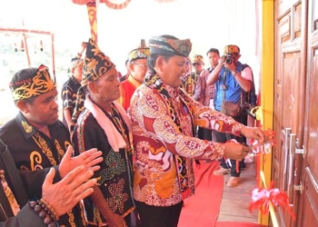 Wabup Resmikan Balai Adat Besar Dayak Agabag Sungai Tulin