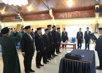 Wali Kota Lantik Pejabat Pimpinan Tinggi Pratama dan Pengawas Pemerintah